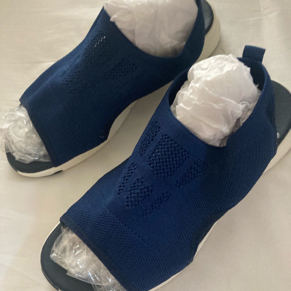 Navy Blue Open-Toe Knit Sneakers